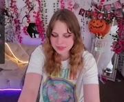 amechan is a 18 year old female webcam sex model.