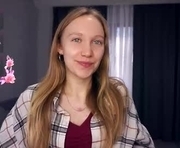 mckenziedyen is a 18 year old female webcam sex model.