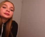 sweet_sabriina is a 19 year old female webcam sex model.