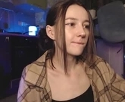 bellaward2 is a 26 year old female webcam sex model.