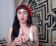 ninakravtz is a  year old female webcam sex model.