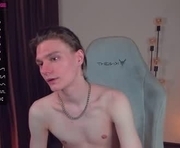 darenxl is a 21 year old male webcam sex model.