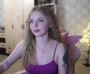 holydumplings is a 19 year old female webcam sex model.