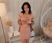 liliandeere is a 18 year old female webcam sex model.