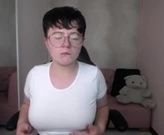 safyka is a 19 year old female webcam sex model.