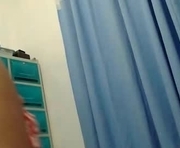 lavine1983 is a 42 year old female webcam sex model.