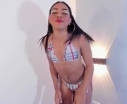 brittany_gil is a 19 year old shemale webcam sex model.