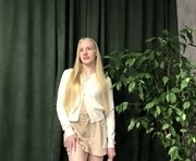 uriyani is a  year old female webcam sex model.