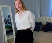 _nintendo_ is a 18 year old female webcam sex model.