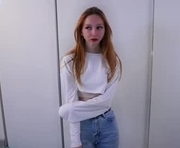 kimberybozman is a 18 year old female webcam sex model.