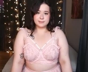 amelia_perll is a 18 year old female webcam sex model.