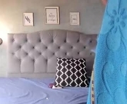 meridalane is a 22 year old female webcam sex model.