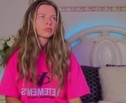 lunarishi is a 27 year old female webcam sex model.