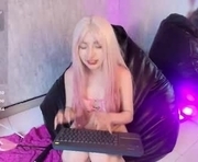 arimonoban is a 19 year old female webcam sex model.