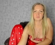 iam_venus is a 30 year old female webcam sex model.
