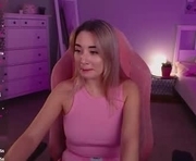 rosie_mac is a 27 year old female webcam sex model.