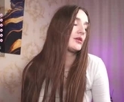 wilder_weinn is a 18 year old female webcam sex model.