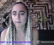 ninakravtz is a 22 year old female webcam sex model.