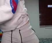 felipe_slim is a 18 year old male webcam sex model.