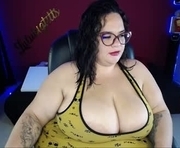 lulubigtitts is a 28 year old female webcam sex model.