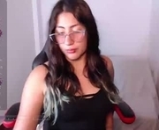 nadia_palmer is a 28 year old female webcam sex model.