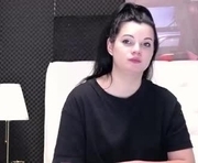 allisonn223 is a  year old female webcam sex model.