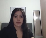 zoe_mill33r is a 20 year old female webcam sex model.
