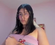 juli_1213 is a  year old female webcam sex model.