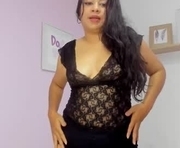 leinis_ is a 33 year old female webcam sex model.