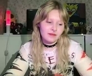 fairydreams_ is a 18 year old female webcam sex model.