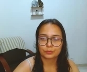 zohe_96 is a  year old female webcam sex model.