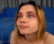 florencewilliam is a 18 year old female webcam sex model.