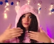 sweet_april2005 is a 20 year old female webcam sex model.