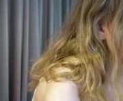 softdreamer_ is a 23 year old female webcam sex model.