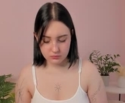 hey_tessa is a  year old female webcam sex model.