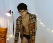 _jamesboy is a 19 year old male webcam sex model.