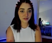 lilith_cruzz is a 18 year old female webcam sex model.