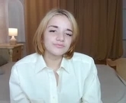 kit1ycat_love is a 21 year old female webcam sex model.