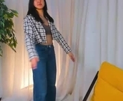elisasharpe is a 18 year old female webcam sex model.