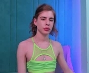 carolbarker is a 20 year old shemale webcam sex model.