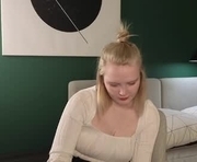 peacebarritt is a 18 year old female webcam sex model.