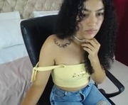 eymmy_escobar is a 19 year old female webcam sex model.