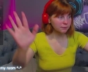 agatasuny is a 21 year old female webcam sex model.