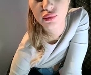 mia6824548 is a  year old female webcam sex model.
