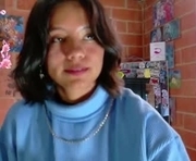 komatsu_ is a 20 year old female webcam sex model.