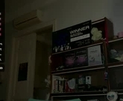 roxieflexie is a 20 year old female webcam sex model.