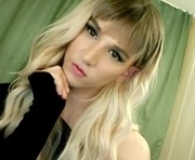 hellenspellman is a 20 year old shemale webcam sex model.