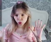jennymaffin is a 19 year old female webcam sex model.