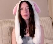 sheenaades is a 18 year old female webcam sex model.