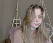 polly_frank is a  year old female webcam sex model.